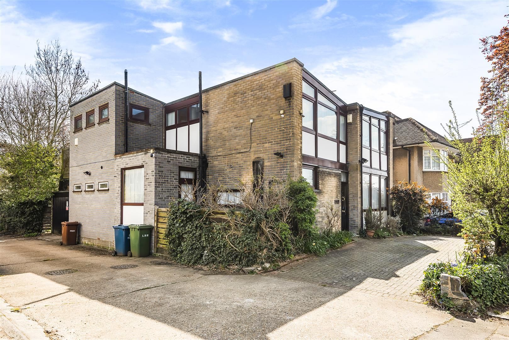 4 bed property for sale in Court Drive, Stanmore HA7 Zoopla