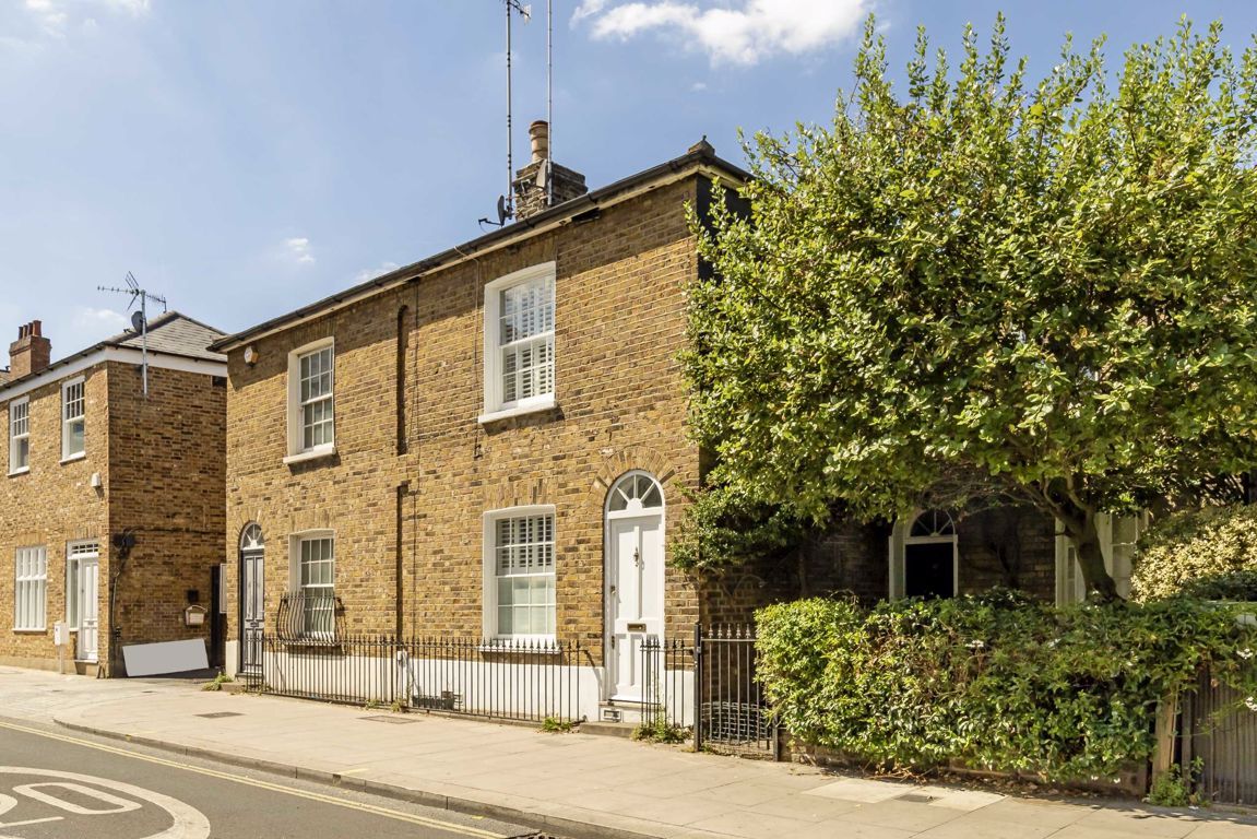 2 bed property to rent in Dalling Road, London W6 - Zoopla