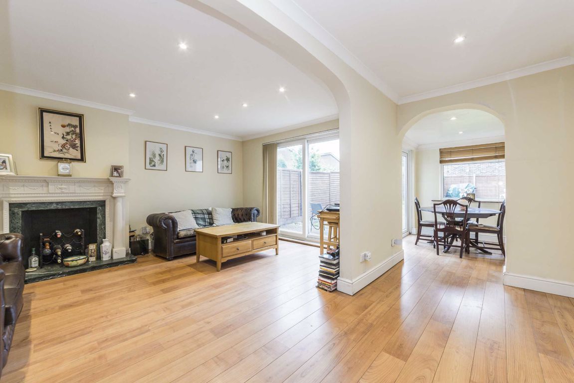4 bed property for sale in Clarence Avenue, London SW4 Zoopla