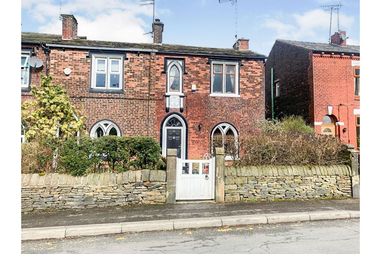 Holts Lane, Oldham OL4  