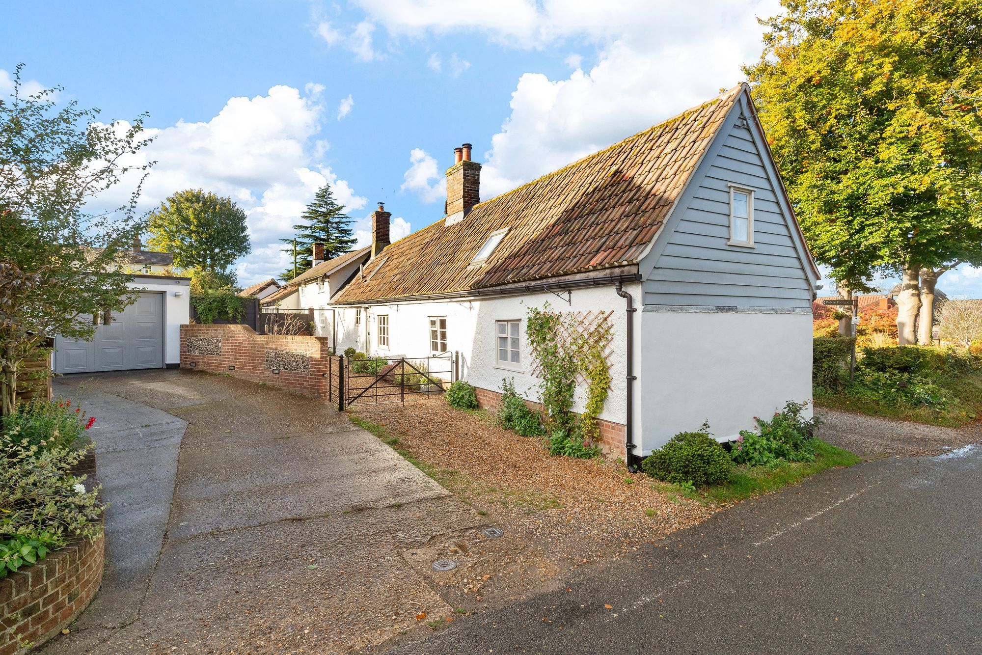 3 bed semidetached house for sale in Barley Road, Great Chishill SG8