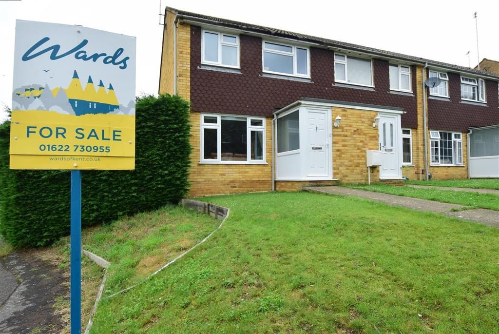3 bed end terrace house for sale in Lenside Drive, Bearsted, Maidstone