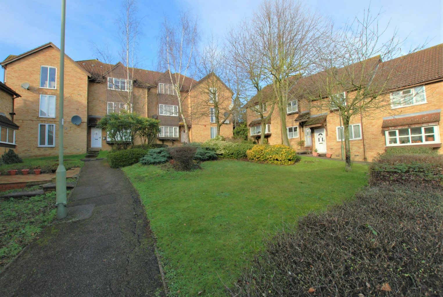 Studio to rent in Colwyn Green, Snowdon Drive, London NW9 Zoopla