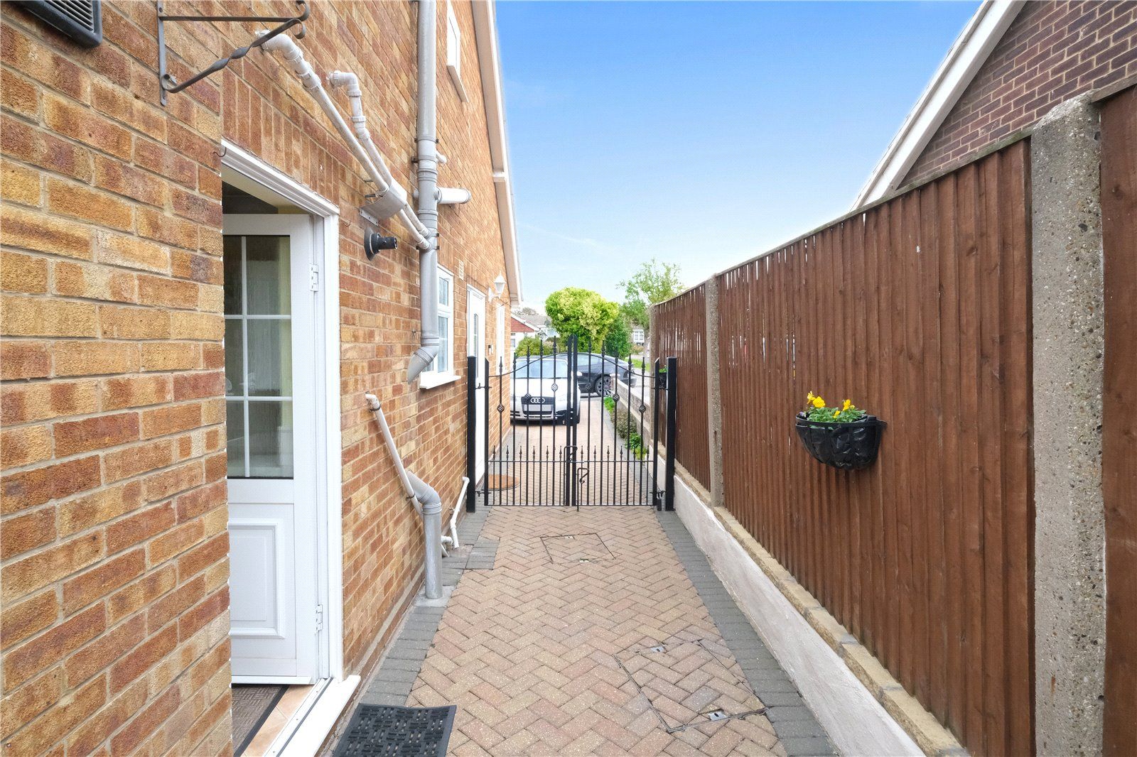 4 bed bungalow for sale in Rectory Road, Kent DA10 Zoopla