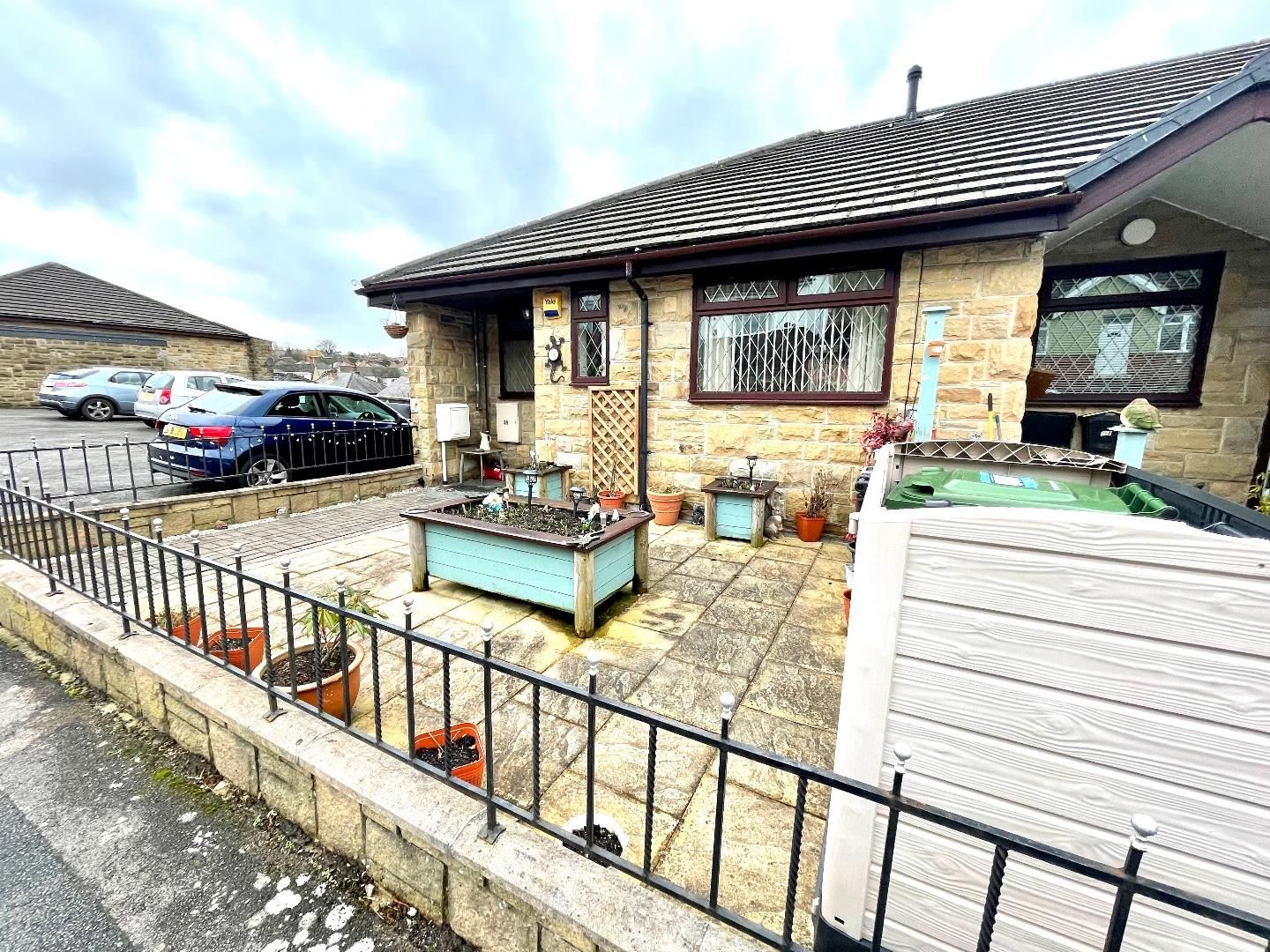 2 bed semidetached bungalow for sale in Avison Road, Cowlersley