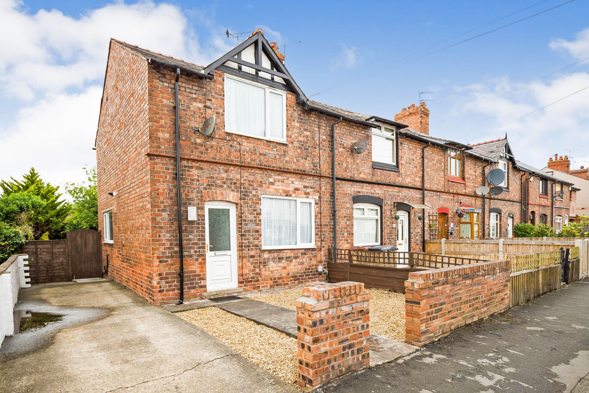 2 bed end terrace house for sale in Victoria Road, Chester CH4 Zoopla
