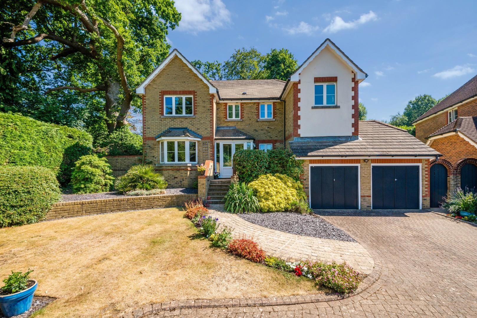 5 bed detached house for sale in Dene Close, Outwood Lane, Chipstead