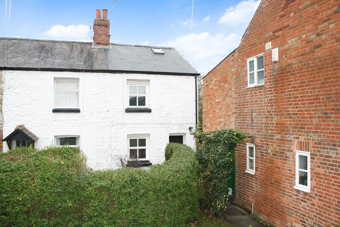 2 bed end terrace house for sale in College Lane, Littlemore, Oxford