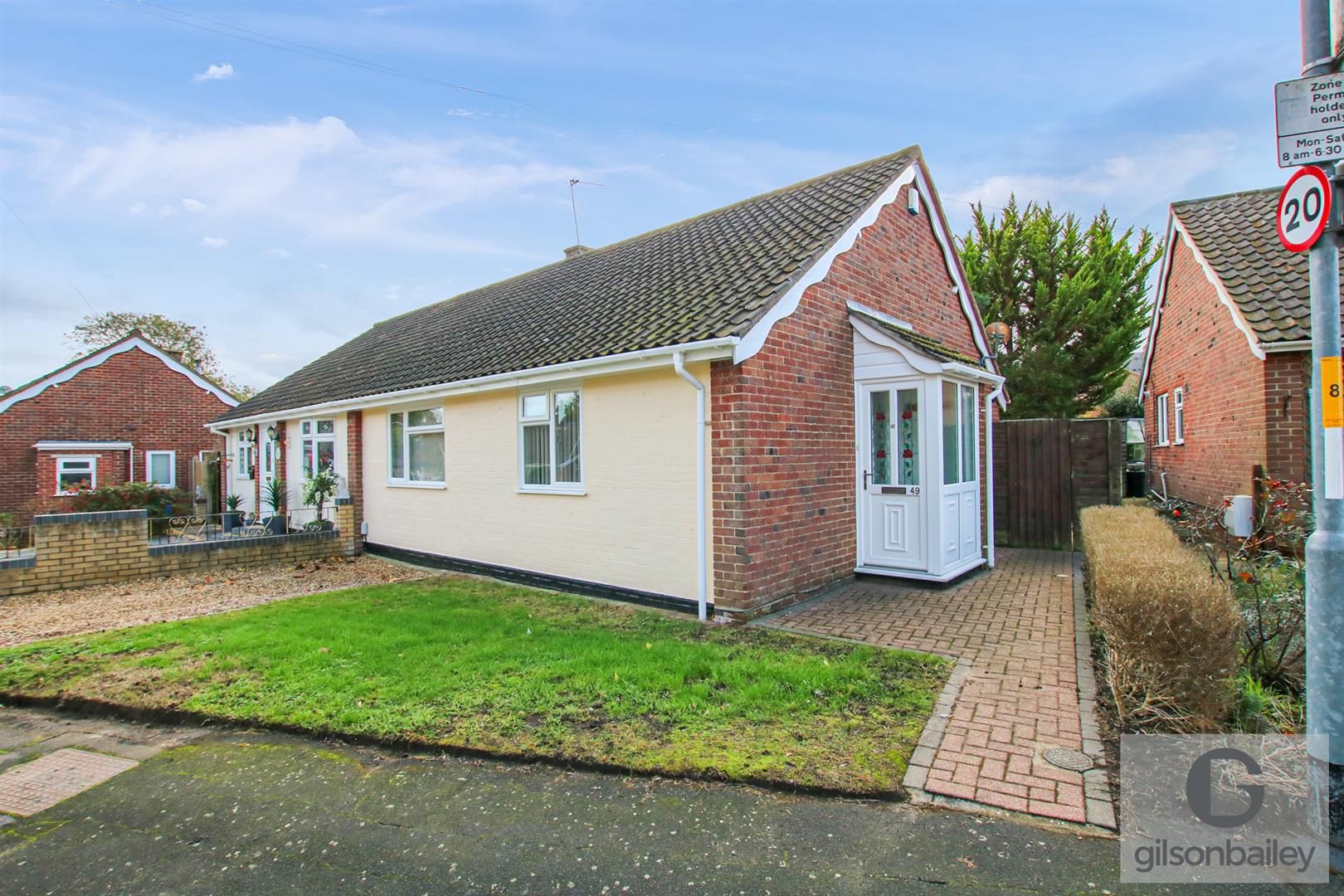 2 bed semidetached bungalow for sale in Cricket Ground Road, Norwich