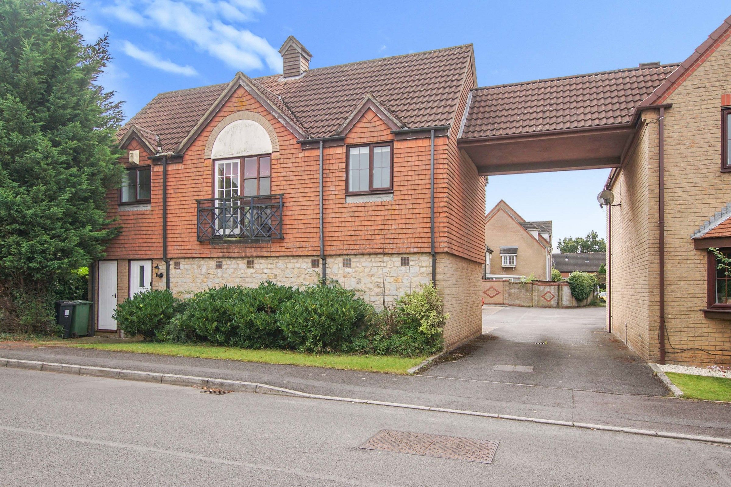 2 bed flat for sale in Long Croft, Yate, Bristol, South Gloucestershire