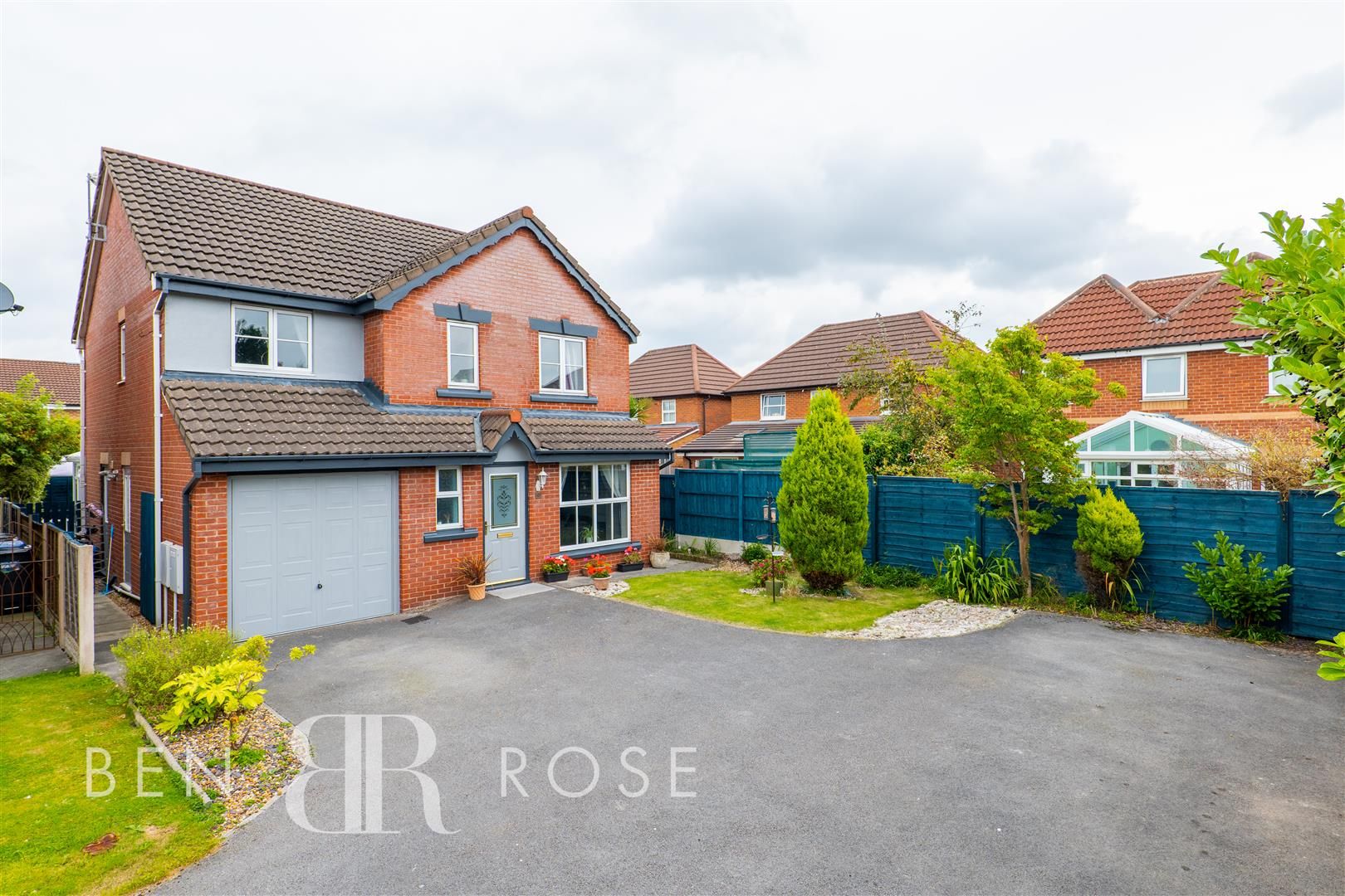 4 bed detached house for sale in Muirfield Close, Euxton, Chorley PR7