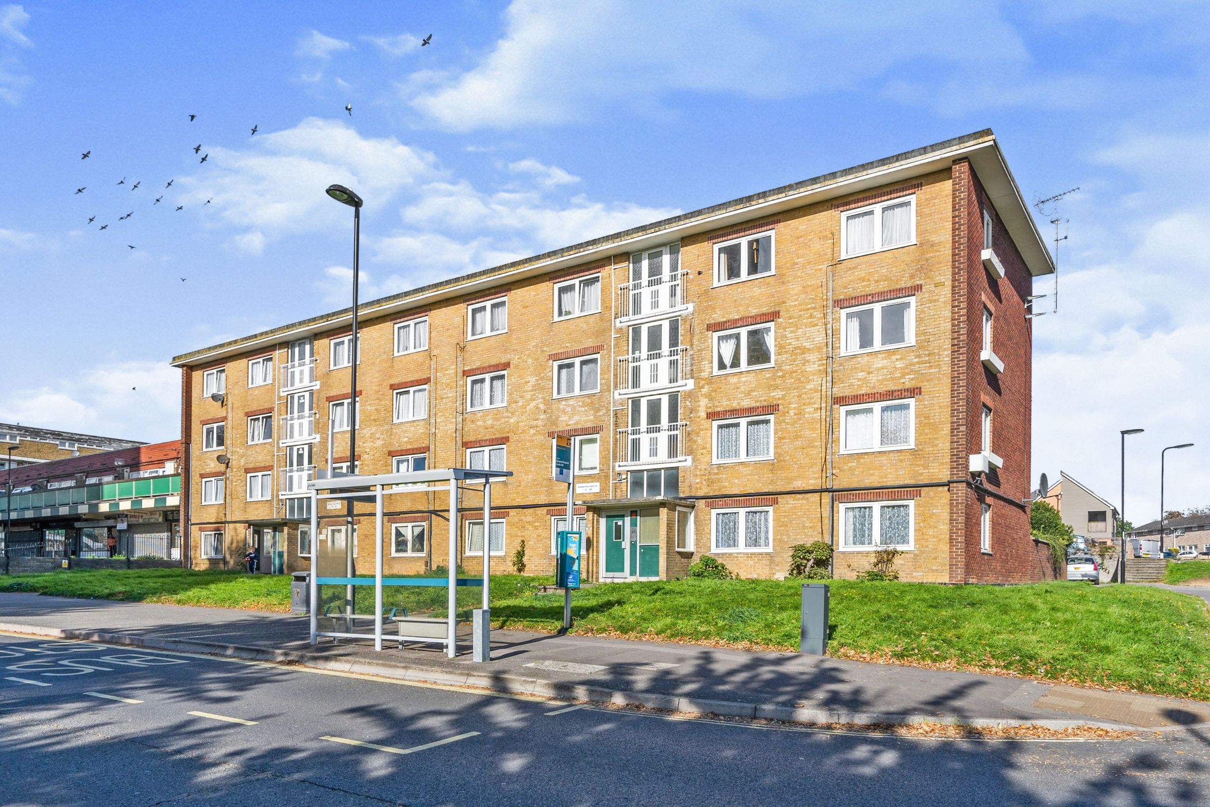 2 bed flat for sale in Windermere Avenue, Millbrook SO16 Zoopla