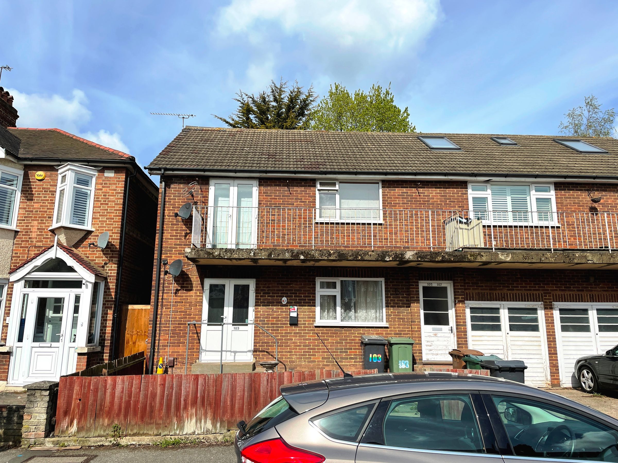 Coolgardie Avenue, Chingford E4  