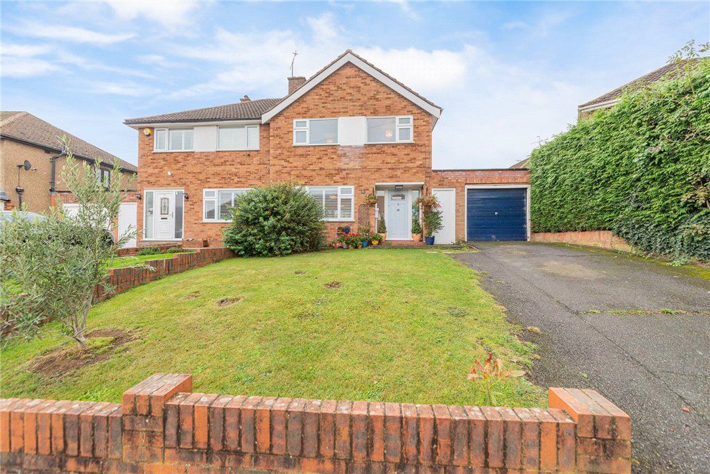 3 bed semidetached house for sale in Kentons Lane, Windsor, Berkshire
