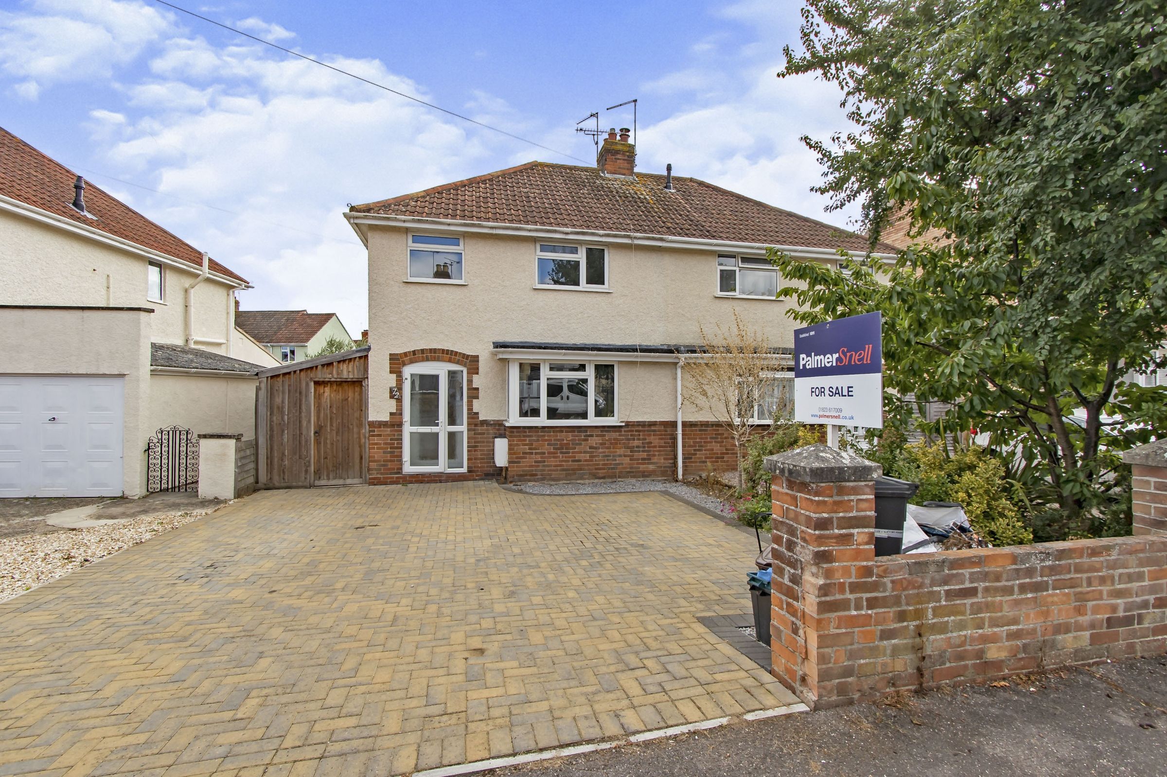 3 bed semidetached house for sale in Eastleigh Road, Taunton TA1 Zoopla