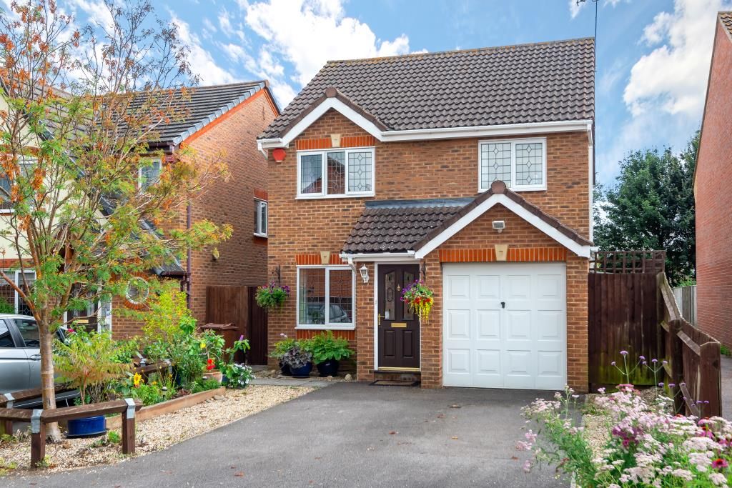 Chapman Close, Aylesbury, Buckinghamshire HP21  