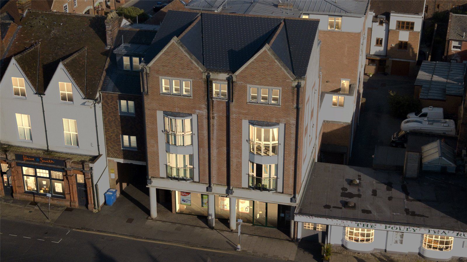 3 bed flat for sale in Cromwell Mews, High Street, Marlborough