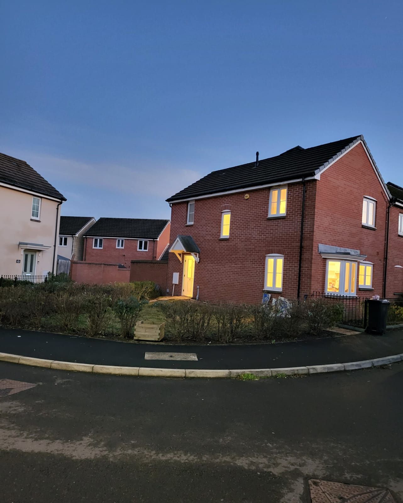 3 bed semidetached house to rent in Millstone Close, WestonSuperMare