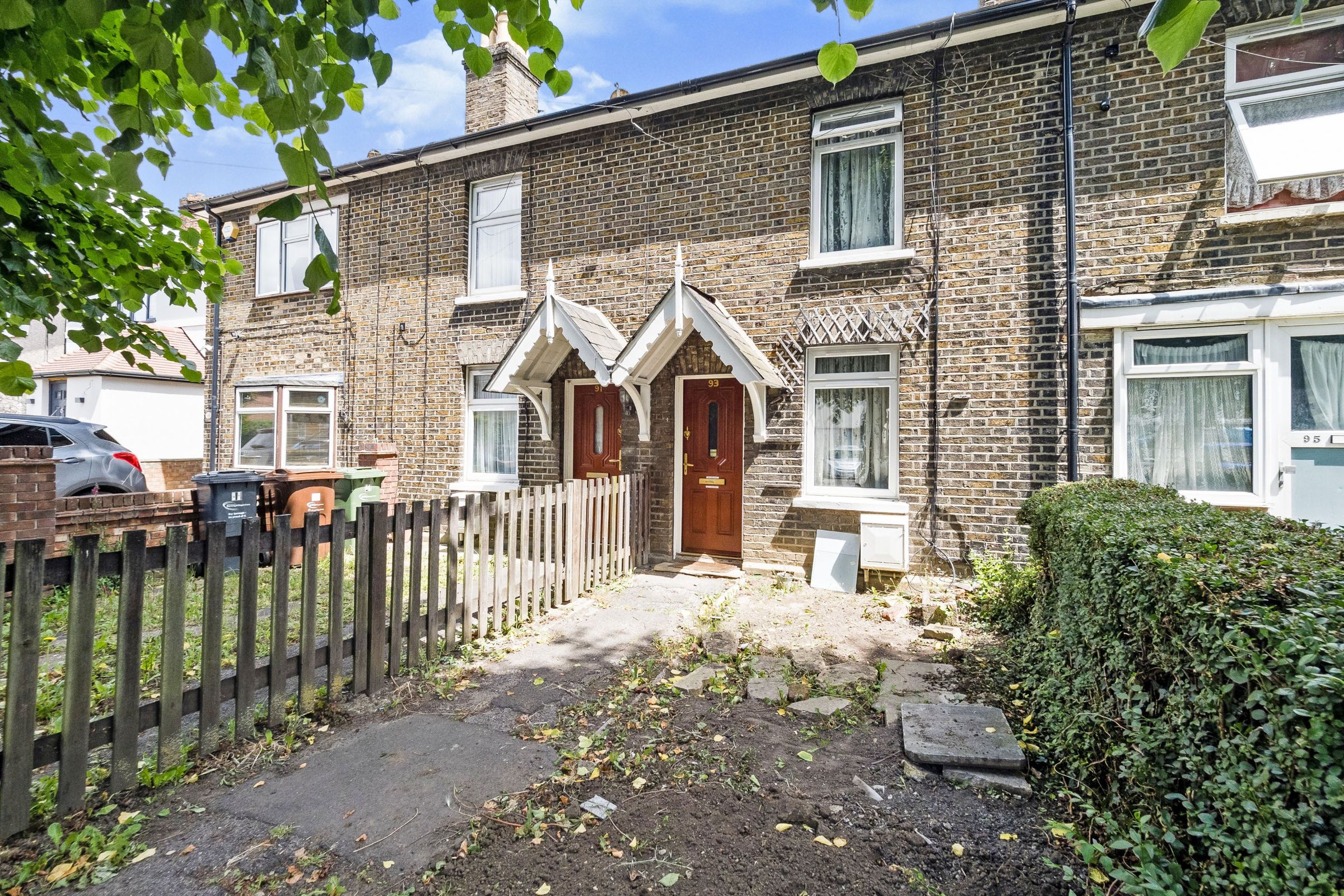 2 bed terraced house for sale in Castle Lane, Dagenham RM8 Zoopla