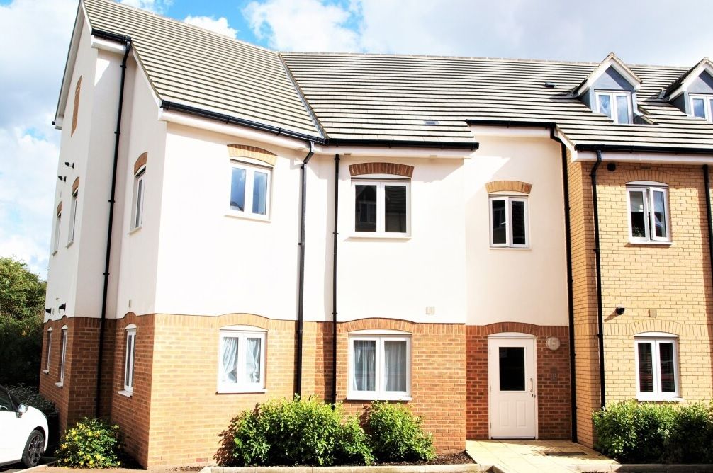 1 bed flat to rent in Ingrebourne Avenue, Romford RM3 Zoopla