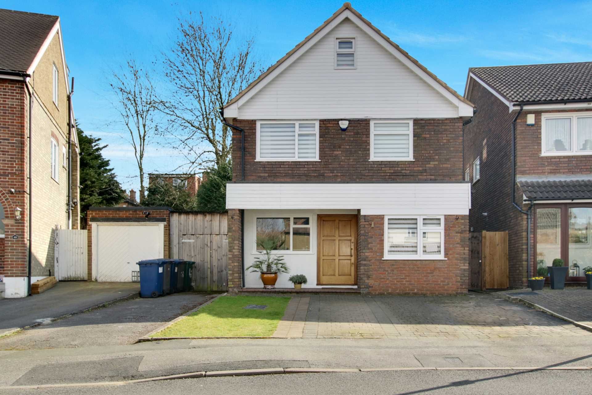 Hatley Close, London N11  