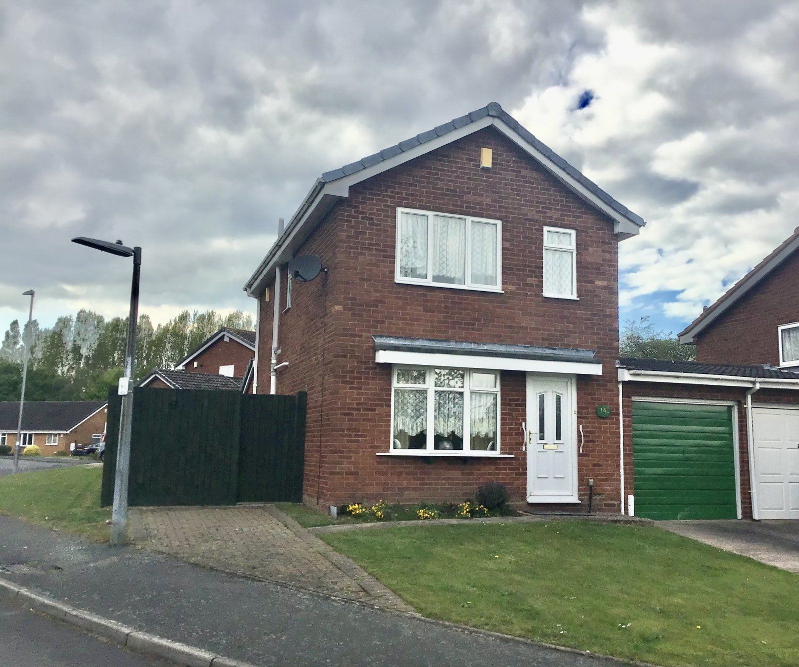 3 bed linkdetached house for sale in Mercia Drive, Leegomery, Telford