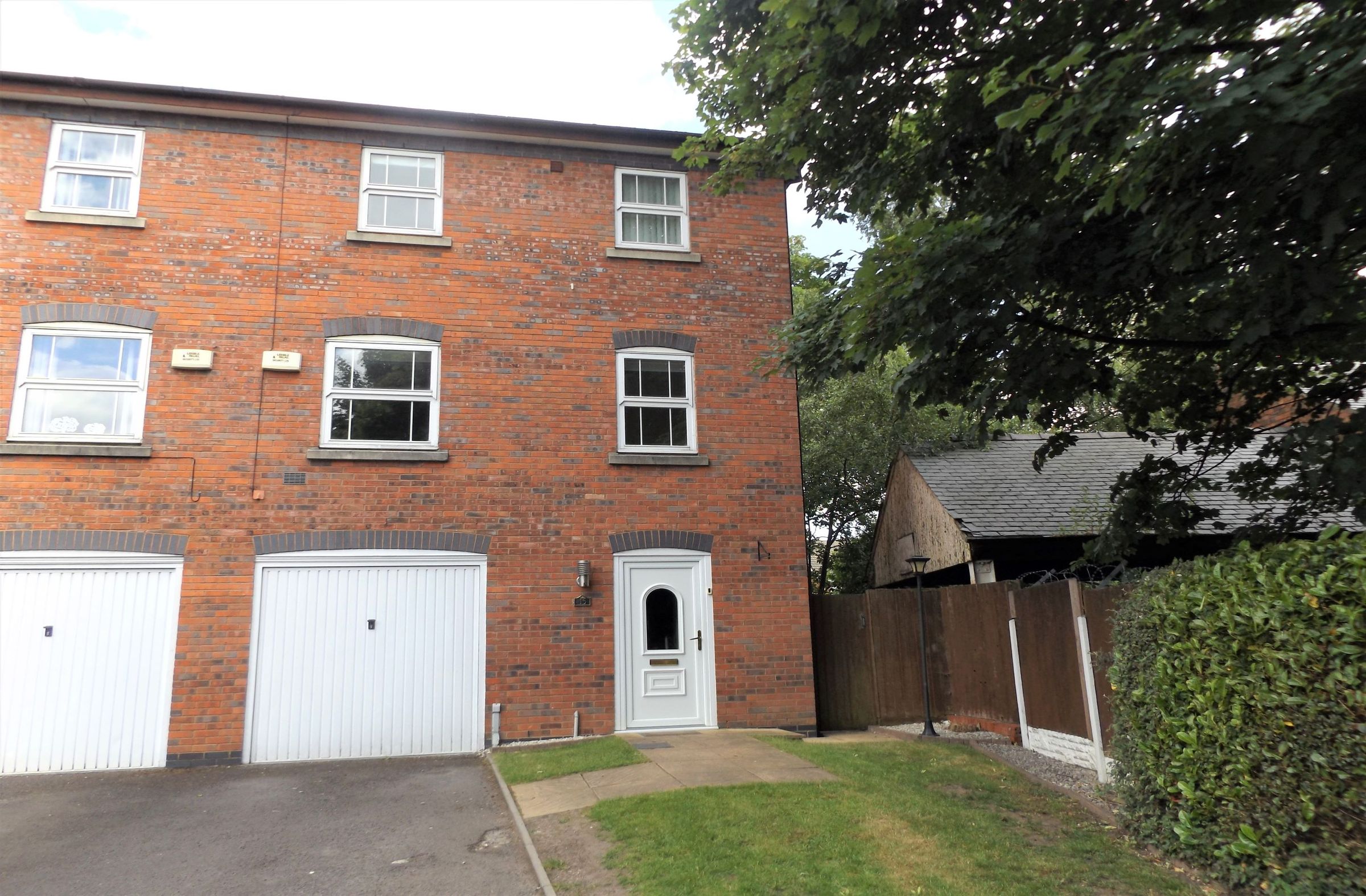 4 bed town house for sale in Drayman Close, Highgate, Walsall WS1 Zoopla