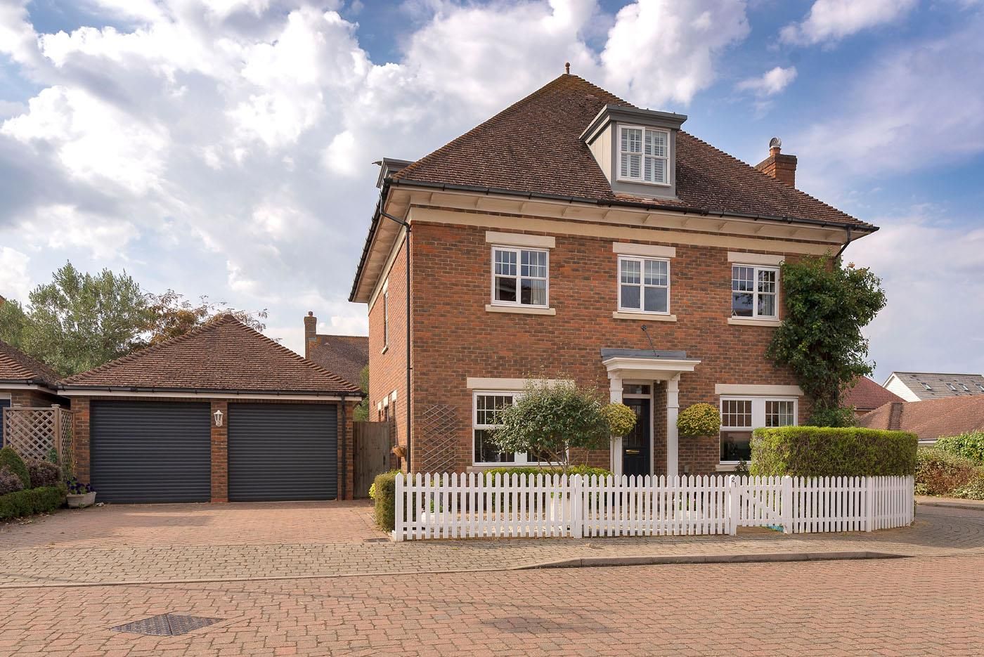 5 bed detached house for sale in Woodford Grove, Kings Hill, West
