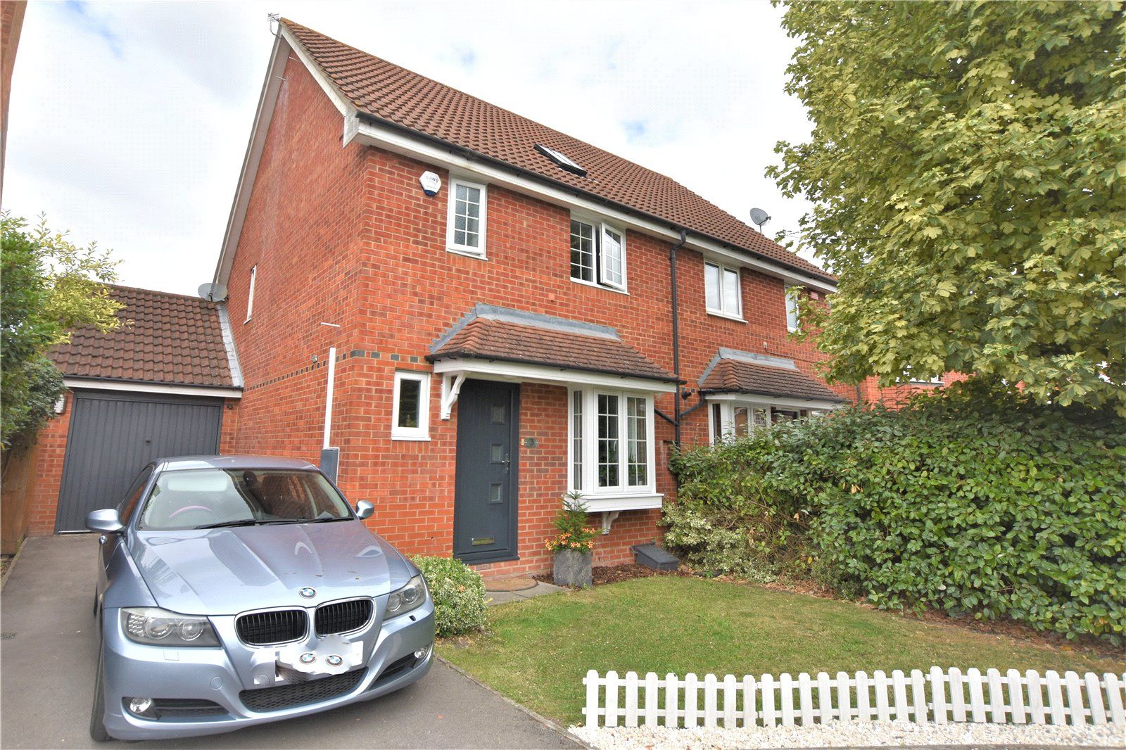 4 bed semidetached house for sale in Medlock Grove, Didcot OX11 Zoopla
