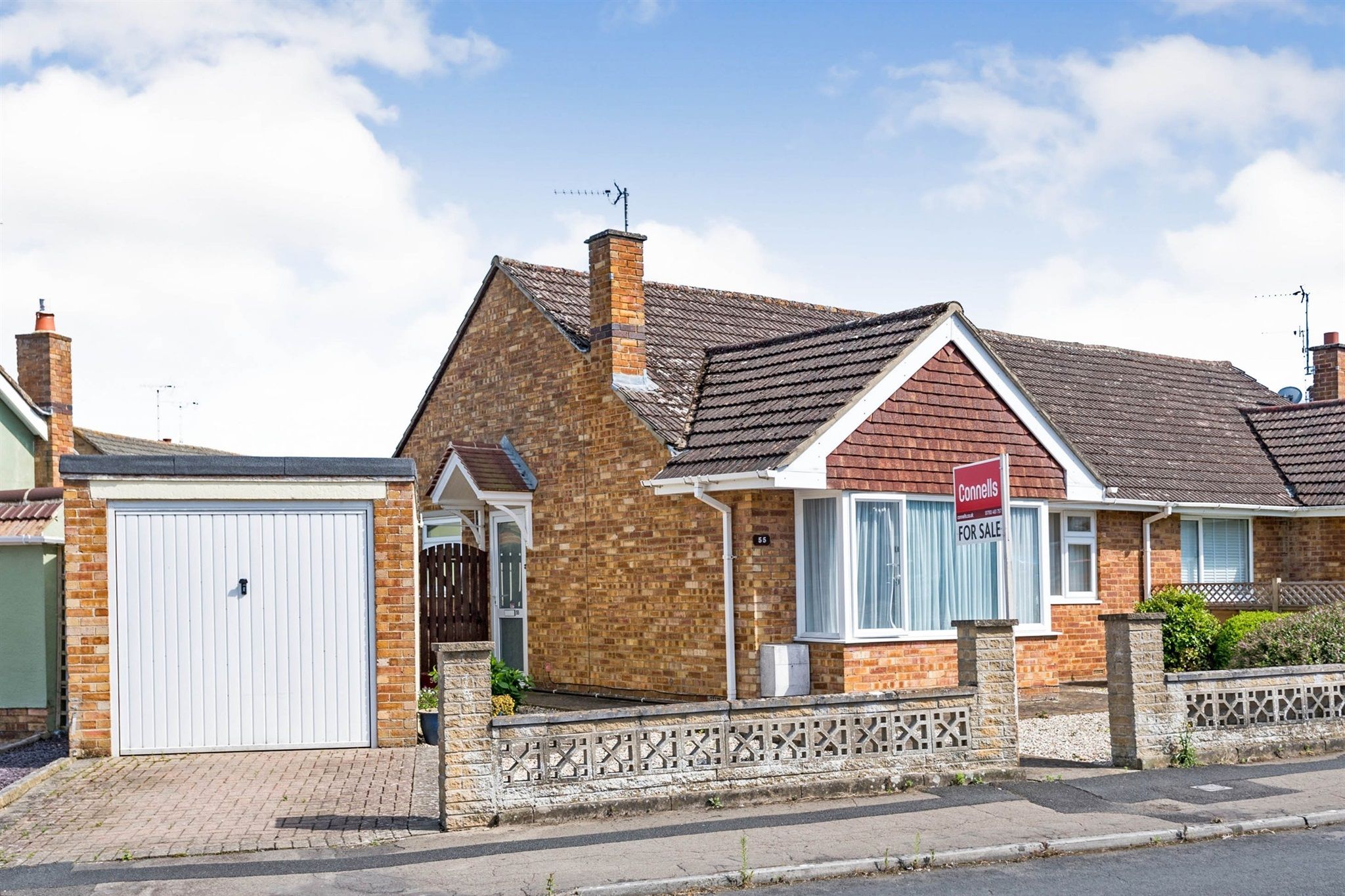 2 bed semidetached bungalow for sale in Boness Road, Wroughton