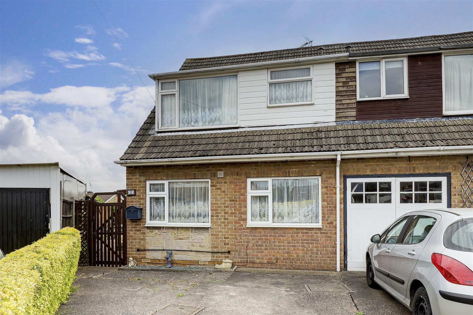 3 bed semidetached house for sale in Claremont Avenue, Hucknall