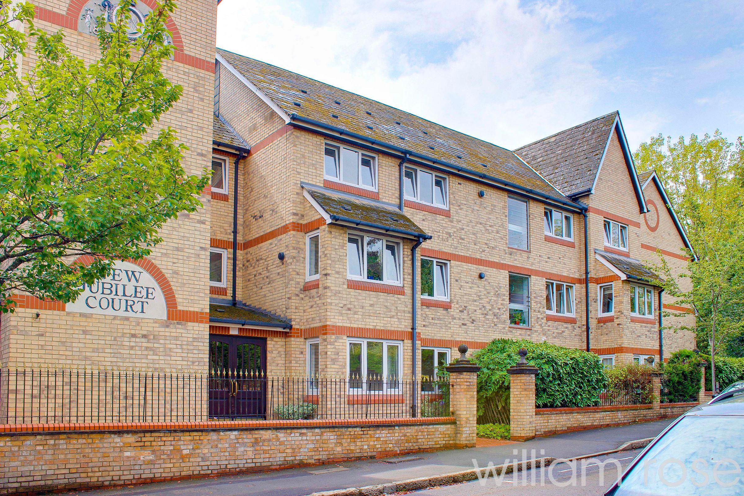 2 bed flat for sale in New Jubilee Court, Grange Avenue, Woodford Green