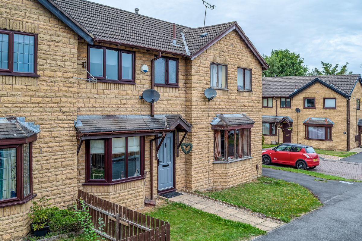 3 bed town house for sale in Cambridge Court, Morley, Leeds LS27 Zoopla
