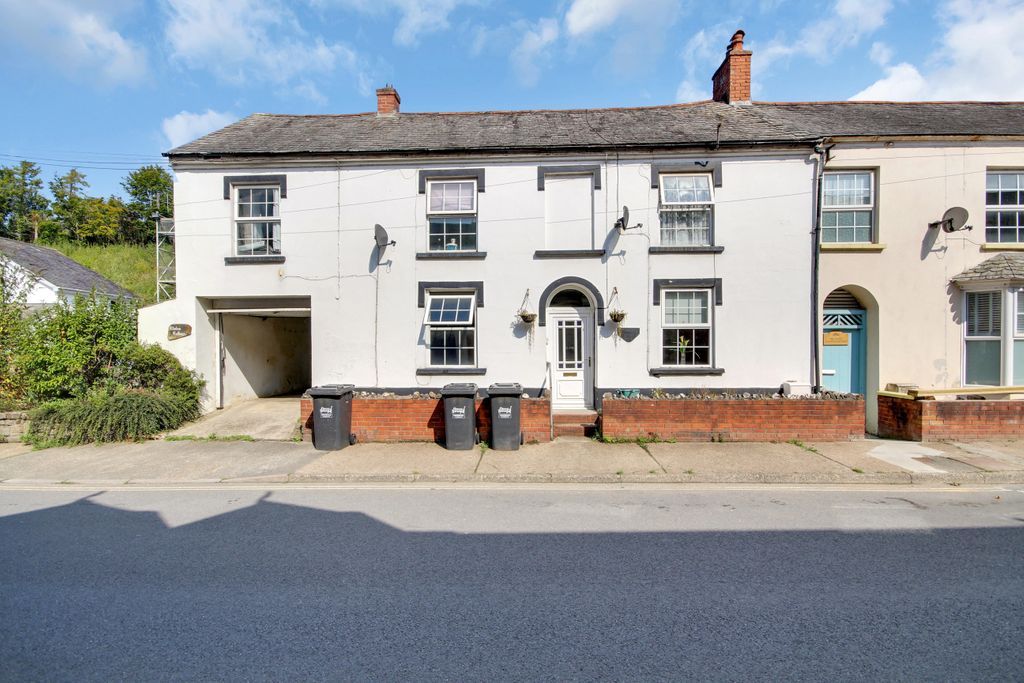 2 bed terraced house for sale in High Street, Combe Martin,
