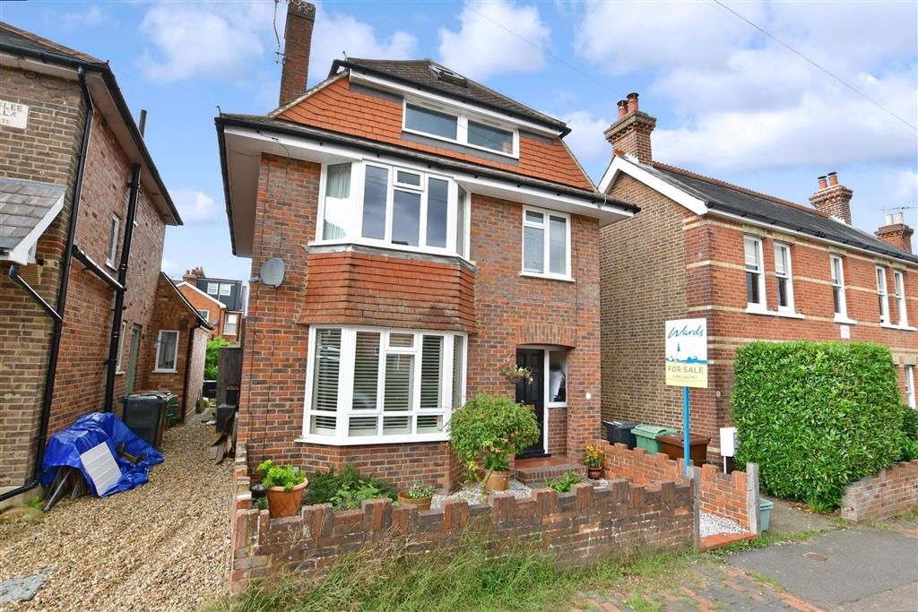 4 bed detached house for sale in Meadow Road, Rusthall, Tunbridge Wells
