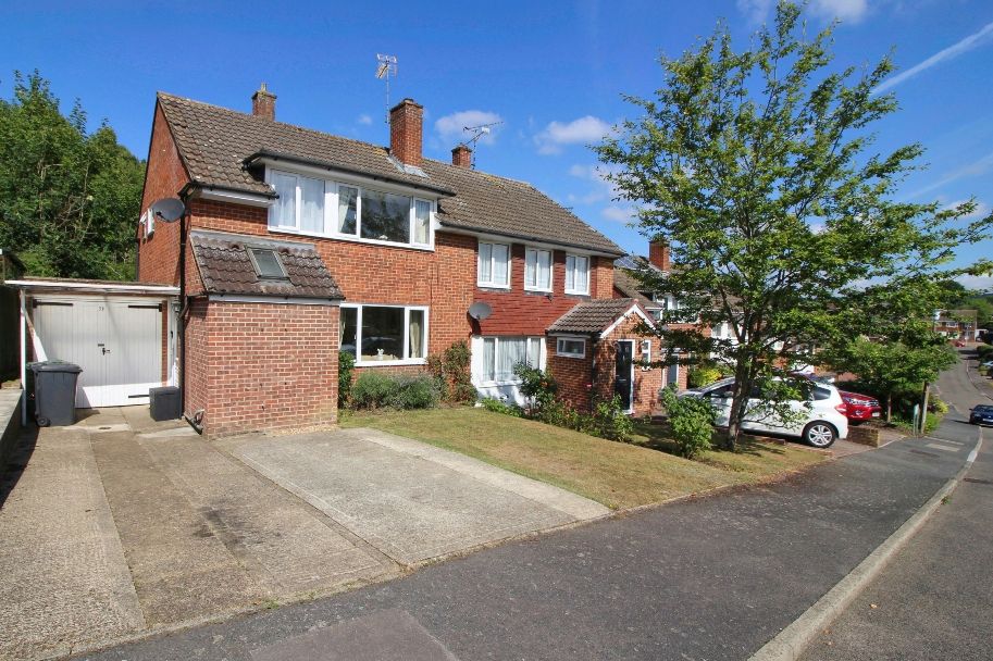 3 bed semidetached house for sale in Crowhurst Road, Borough Green