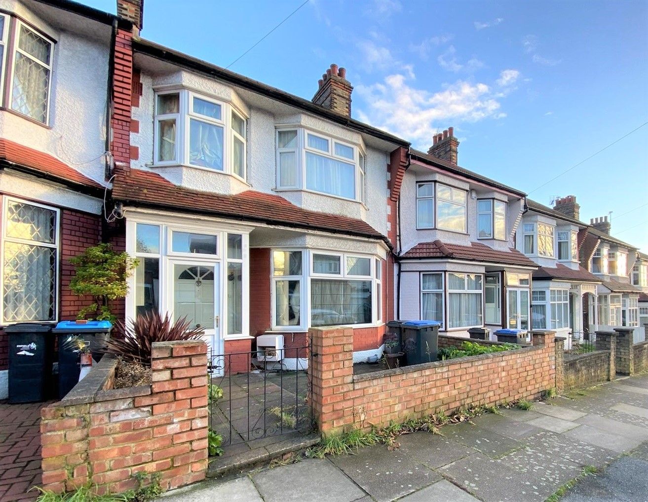 Belmont Avenue, Palmers Grn N13