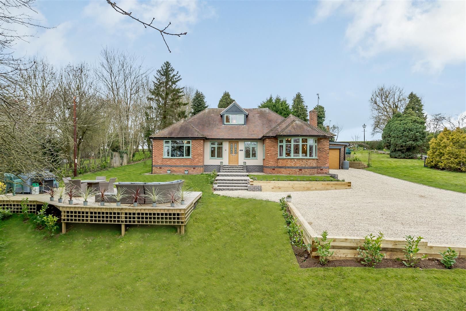 4 bed detached house for sale in Elm Row, Stockton, Southam