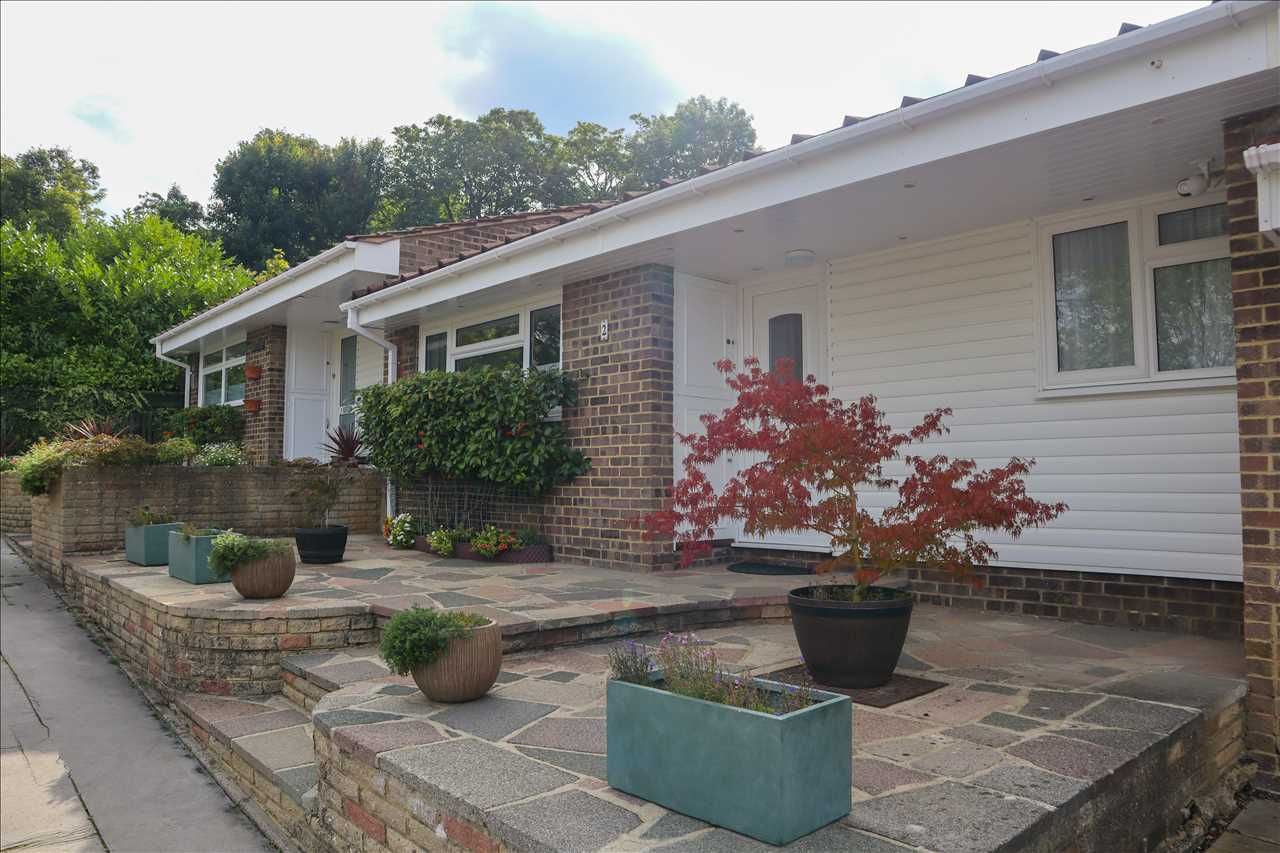 2 bed bungalow for sale in Alder Croft, Coulsdon CR5 Zoopla