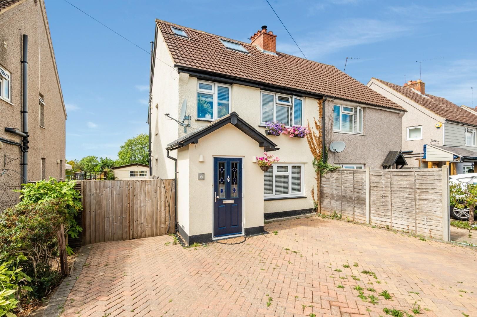 4 bed semidetached house for sale in Oatfield Road, Tadworth KT20 Zoopla