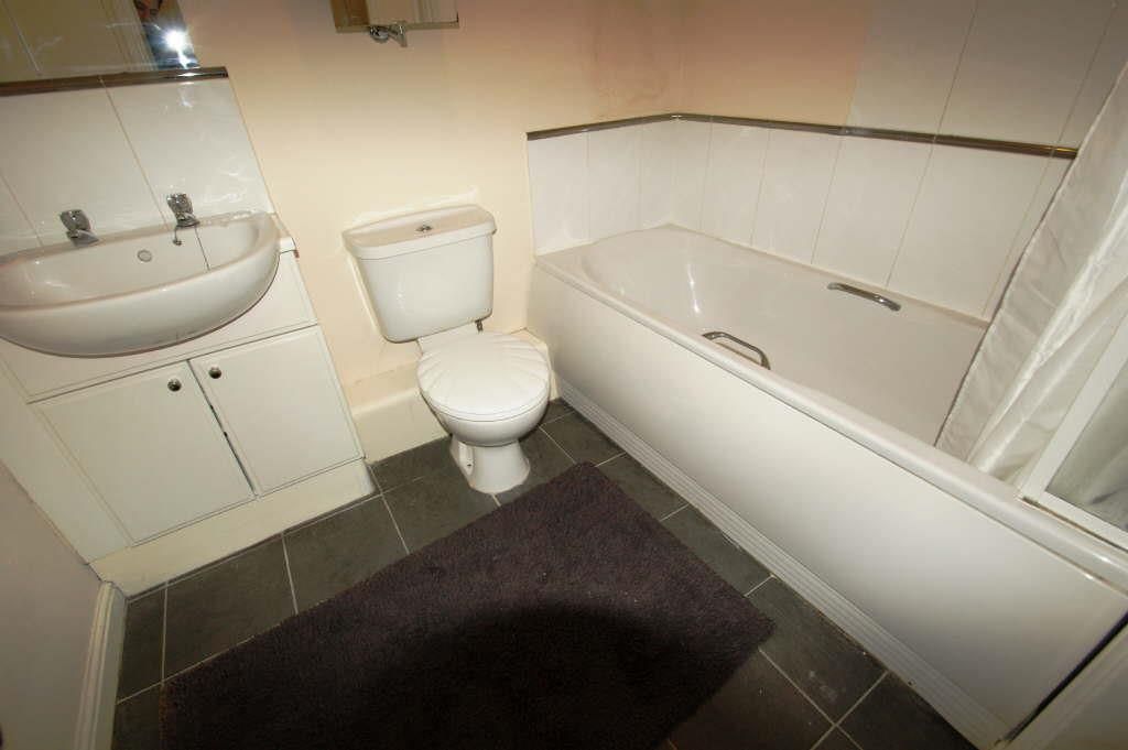 2 bed flat for sale in Victoria Court, Crossgates, Leeds LS15 Zoopla