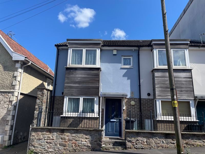 2 bed end terrace house for sale in Beaufort Road, Staple Hill, Bristol
