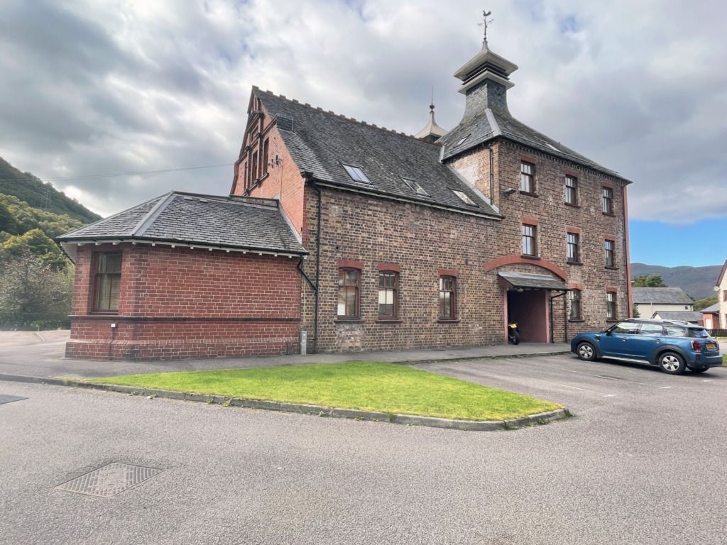 3 bed flat for sale in 6, Millhouse Flats, Fort William PH33 Zoopla
