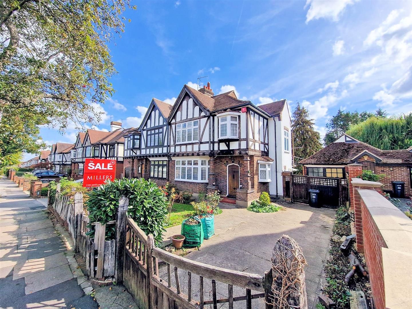 3 bed semidetached house for sale in Princes Avenue, Woodford Green