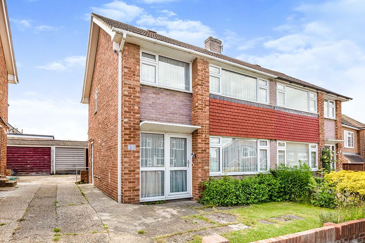3 bed semidetached house for sale in St. Francis Avenue, Gravesend