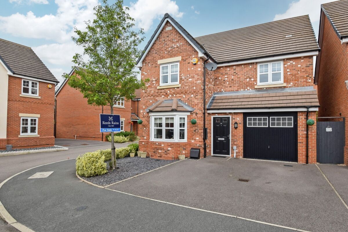 Massey Close, Bannerbrook Park, Coventry CV4  