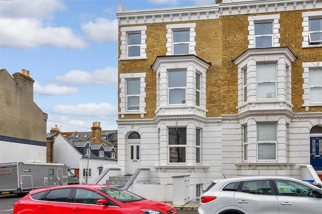 3 bed flat for sale in Edgar Road, Cliftonville, Margate, Kent CT9 Zoopla