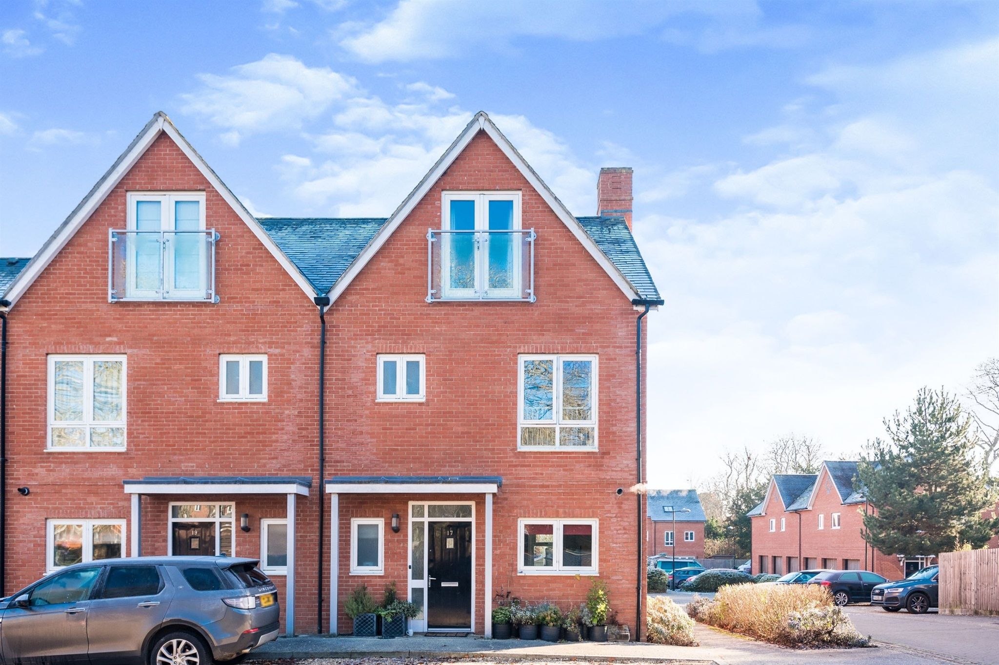 4 bed semidetached house for sale in Newlands Way, Cholsey