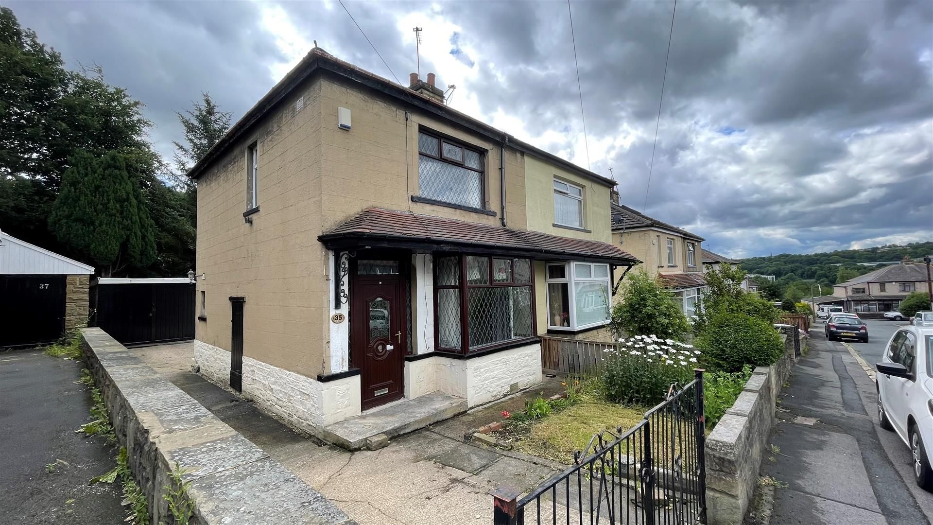 2 bed semidetached house for sale in Thornhill Drive, Shipley BD18