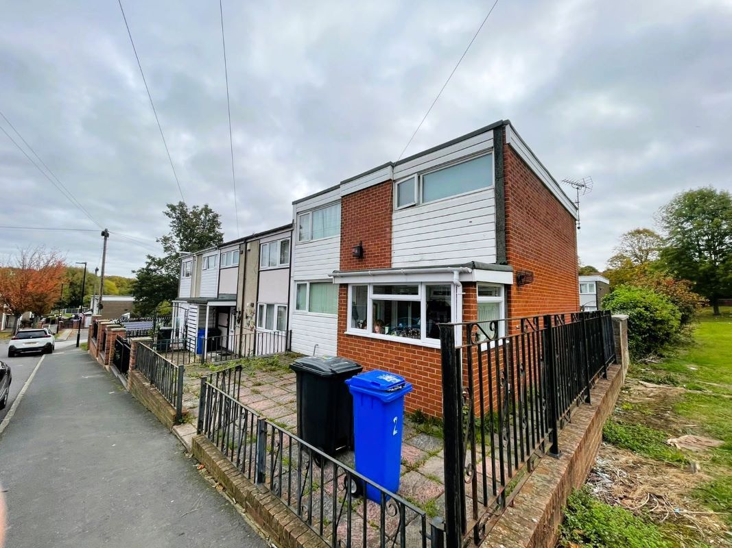3 bed end terrace house for sale in 2 Badger Drive, Sheffield, South